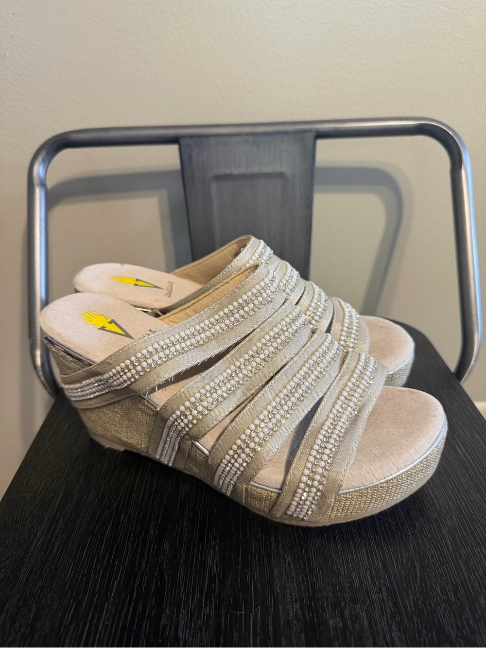 Volatile Pearl Rhinestone Embellished Wedge Slide Sandals Size 7